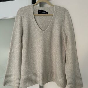 Calvin Klein Jeans Women's V-Neck Sweater in light gray